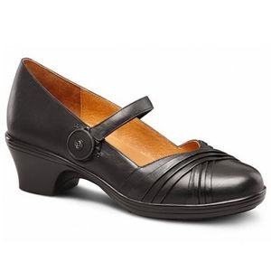 Dr. Comfort Women's Cindee Classic Heel